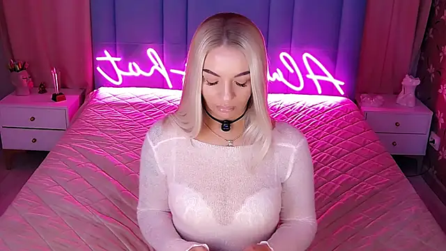 AllwaysHotJ online show from February 22, 2026, 1:52 am