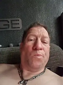 Snapshot of tomtom111111 chatting on February 17, 2026, 2:03 pm tomtom111111 online show from February 17, 2026, 2:03 pm