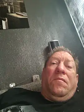 tomtom111111 online show from October 26, 2025, 12:05 pm