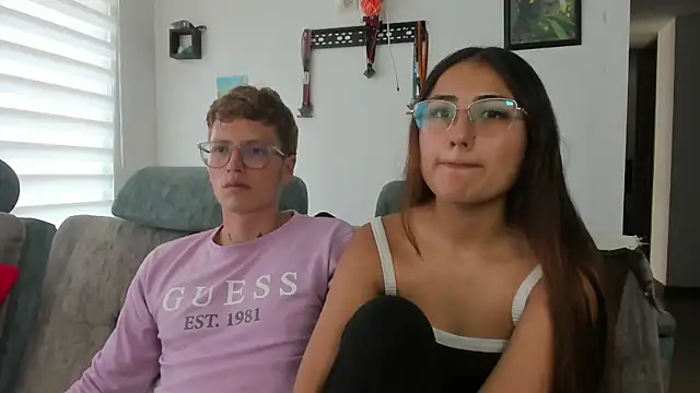 Snapshot of A_sexy_couple__ chatting on September 22, 2025, 6:03 pm A sexy couple online show from September 22, 2025, 6:03 pm