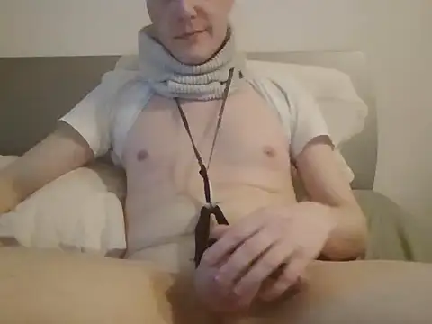 iluvhottenns online show from March 26, 2026, 5:22 pm