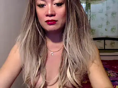 Snapshot of cum2mama chatting on December 17, 2024, 7:28 am cum2mama online show from December 17, 2024, 7:28 am