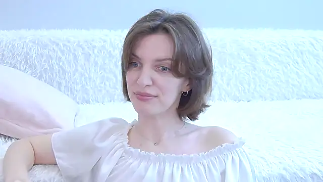 Snapshot of Beauty_Alex chatting on May 18, 2026, 2:55 am Beauty Alex online show from May 18, 2026, 2:55 am