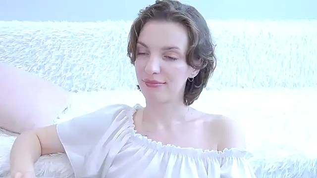 Snapshot of Beauty_Alex chatting on May 8, 2026, 3:32 am Beauty Alex online show from May 8, 2026, 3:32 am