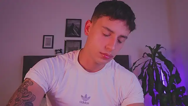 Snapshot of I_Gabriel chatting on July 13, 2026, 4:12 am I Gabriel online show from July 13, 2026, 4:12 am
