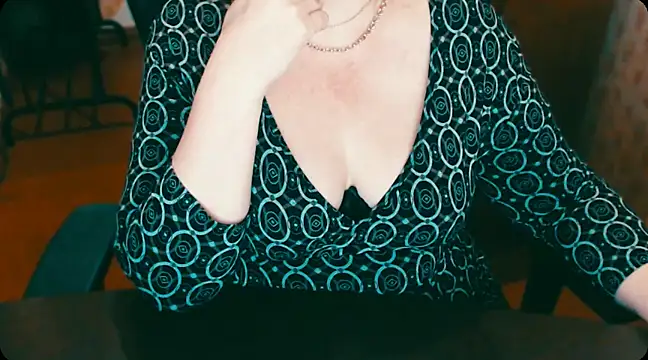 Snapshot of AlisaHot55 chatting on February 12, 2025, 1:06 pm AlisaHot55 online show from February 12, 2025, 1:06 pm