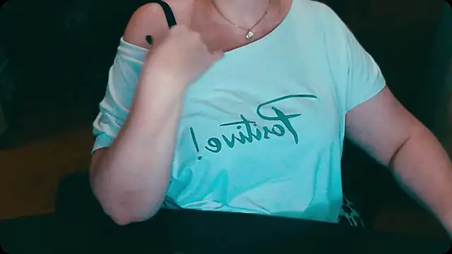 Snapshot of AlisaHot55 chatting on October 27, 2025, 3:02 pm AlisaHot55 online show from October 27, 2025, 3:02 pm