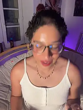 Snapshot of Lauyako chatting on June 24, 2026, 8:06 pm Lauyako online show from June 24, 2026, 8:06 pm
