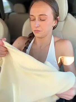 lunagirl13 online show from April 11, 2026, 12:07 am