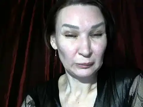 PrettyAndWild online show from December 10, 2024, 2:28 pm