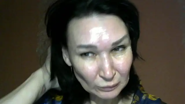 PrettyAndWild online show from November 29, 2025, 12:16 pm