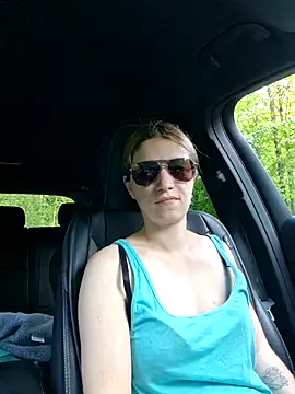 Snapshot of Geile-Luna chatting on May 9, 2026, 4:21 pm Geile-Luna online show from May 9, 2026, 4:21 pm