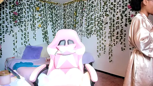 Snapshot of violeta_milleer chatting on September 8, 2025, 3:33 pm violeta milleer online show from September 8, 2025, 3:33 pm