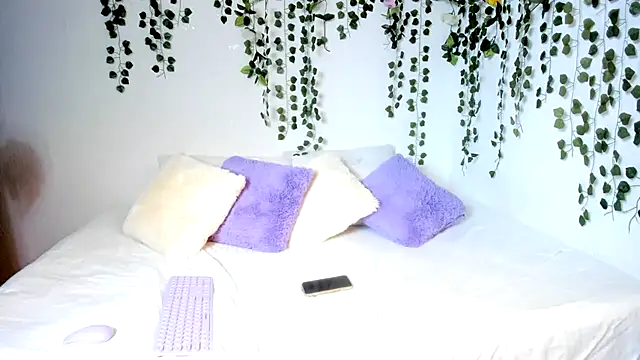 Snapshot of violeta_milleer chatting on March 15, 2025, 5:15 pm violeta milleer online show from March 15, 2025, 5:15 pm