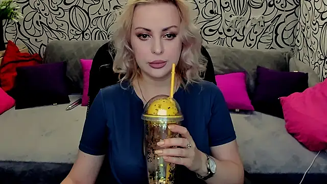 Snapshot of Hotdreamhere chatting on March 20, 2025, 10:54 am Hotdreamhere online show from March 20, 2025, 10:54 am