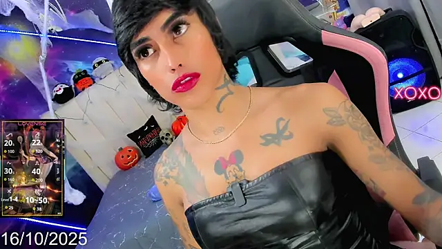 Snapshot of Nella_Dolls chatting on October 16, 2025, 7:00 pm Nella Dolls online show from October 16, 2025, 7:00 pm