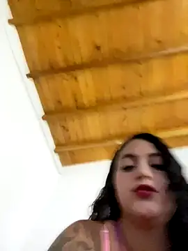 Snapshot of Hela_wet chatting on October 9, 2025, 11:16 pm Hela wet online show from October 9, 2025, 11:16 pm