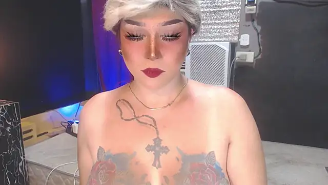 Snapshot of Transdomts4u chatting on July 16, 2026, 2:25 pm Transdomts4u online show from July 16, 2026, 2:25 pm