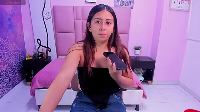 Alison Jhones7 online show from February 27, 2025, 9:04 pm