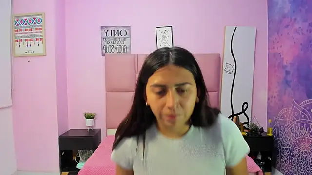 Alison Jhones7 online show from March 5, 2025, 9:15 pm