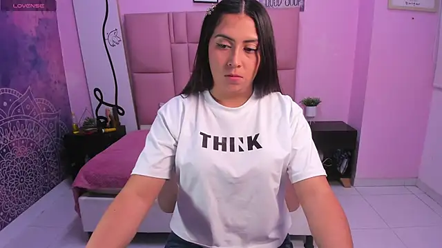 Alison Jhones7 online show from March 18, 2025, 9:32 pm