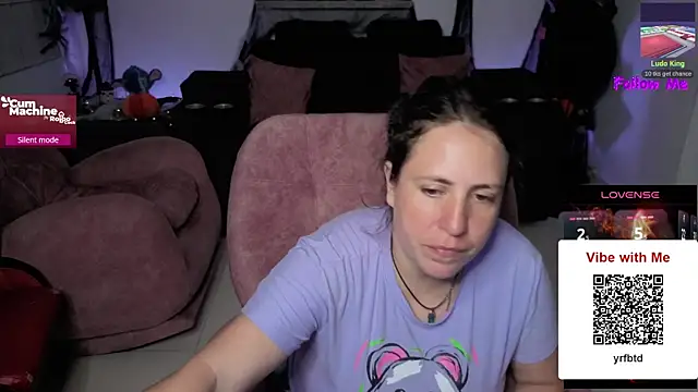 valery adams1 online show from October 30, 2025, 4:11 am