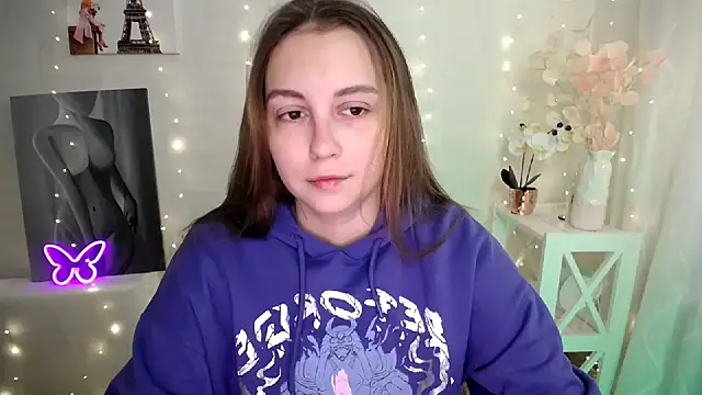 SweetPrincess  online show from April 17, 2026, 5:32 am