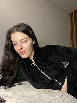 little belucci online show from November 21, 2025, 12:59 pm
