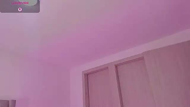 Snapshot of MaddyyLennon chatting on June 13, 2026, 4:32 am MaddyyLennon online show from June 13, 2026, 4:32 am