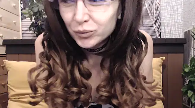 lilianleight online show from February 6, 2025, 4:31 am