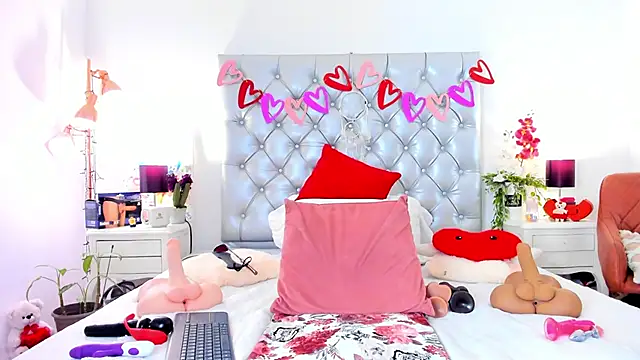 Snapshot of Anaa_Bellaa chatting on February 13, 2025, 2:09 pm Anaa Bellaa online show from February 13, 2025, 2:09 pm