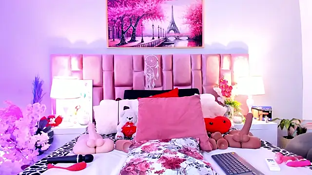 Anaa Bellaa online show from November 17, 2025, 1:04 pm