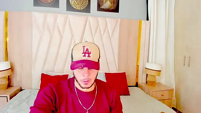 hottstuffx69 online show from November 2, 2025, 2:27 am