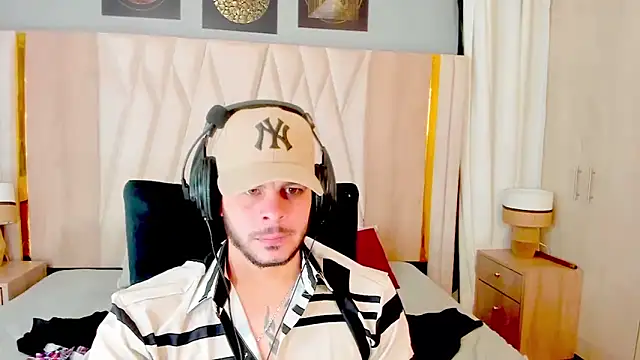 hottstuffx69 online show from November 6, 2025, 2:48 am