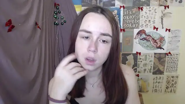 VeryVeryVeryShy  online show from December 18, 2025, 10:19 am