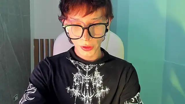Snapshot of AndyWiilliams chatting on May 27, 2026, 9:55 pm AndyWiilliams online show from May 27, 2026, 9:55 pm