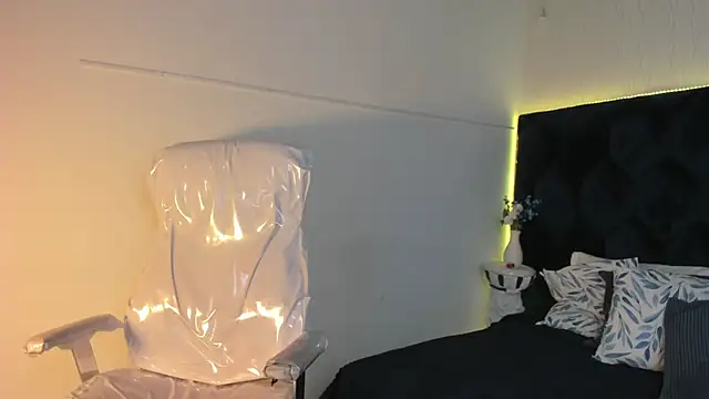 lauren fit online show from January 17, 2026, 3:59 pm