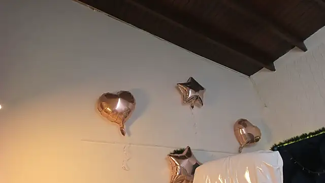 lauren fit online show from December 21, 2025, 8:20 pm