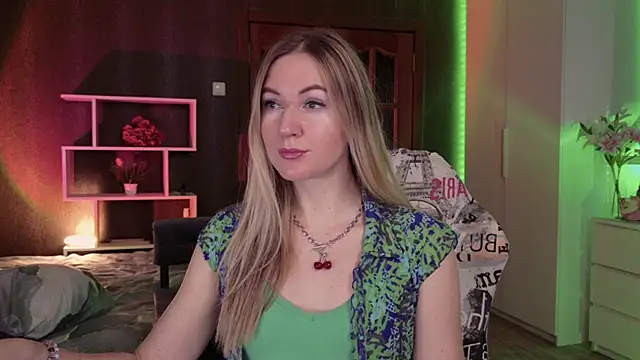 Snapshot of Hello_Lisha chatting on November 21, 2025, 8:13 am Hello Lisha online show from November 21, 2025, 8:13 am