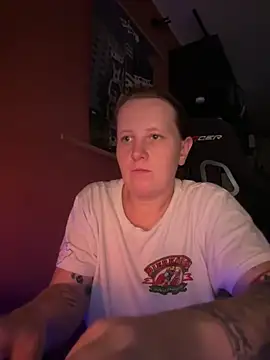 Snapshot of wetgerman_2 chatting on October 17, 2025, 8:10 pm wetgerman 2 online show from October 17, 2025, 8:10 pm