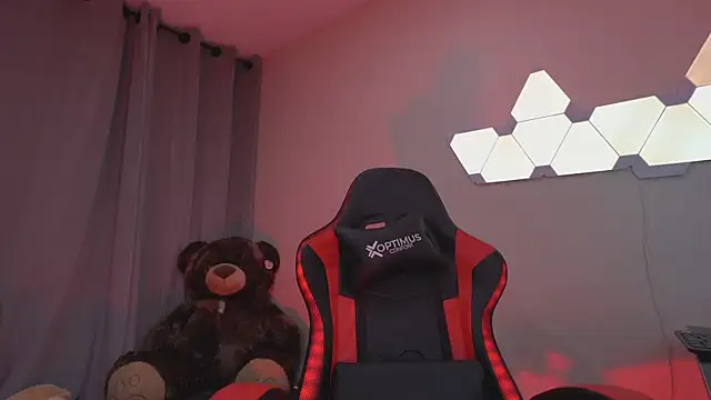 Snapshot of Dubois_Amy chatting on February 26, 2025, 11:41 pm Dubois Amy online show from February 26, 2025, 11:41 pm