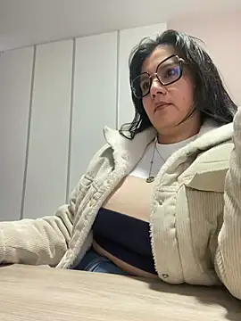 Snapshot of SWEETLILY18 chatting on March 21, 2025, 11:22 am SWEETLILY18 online show from March 21, 2025, 11:22 am