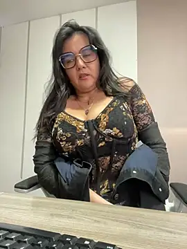 Snapshot of SWEETLILY18 chatting on March 15, 2025, 11:40 am SWEETLILY18 online show from March 15, 2025, 11:40 am