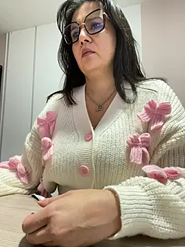 Snapshot of SWEETLILY18 chatting on March 7, 2025, 11:18 am SWEETLILY18 online show from March 7, 2025, 11:18 am