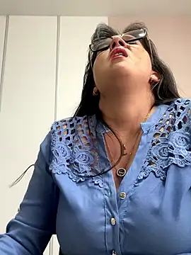 Snapshot of SWEETLILY18 chatting on March 11, 2025, 2:51 pm SWEETLILY18 online show from March 11, 2025, 2:51 pm