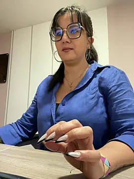 Snapshot of SWEETLILY18 chatting on February 24, 2025, 11:21 am SWEETLILY18 online show from February 24, 2025, 11:21 am