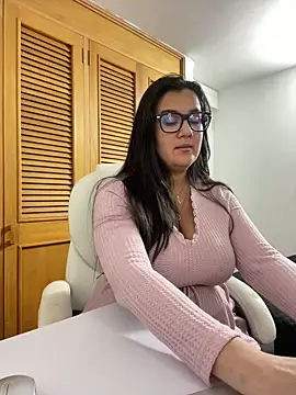 Snapshot of SWEETLILY18 chatting on October 8, 2025, 10:54 pm SWEETLILY18 online show from October 8, 2025, 10:54 pm