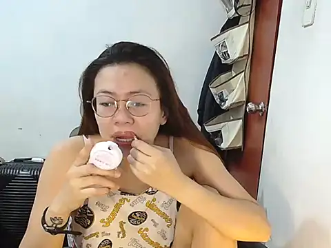 crizzybel online show from May 17, 2026, 10:21 pm