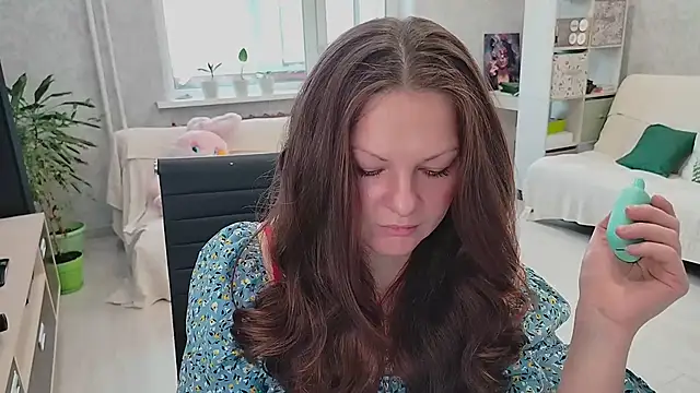 Marla Singerrr online show from October 29, 2025, 6:01 am