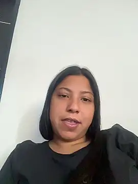 Snapshot of Leylafourniert chatting on May 16, 2026, 7:24 pm Leylafourniert online show from May 16, 2026, 7:24 pm